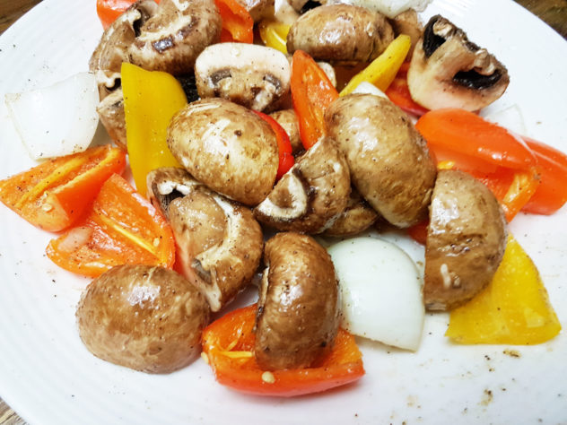 making mushrooms skewers step 7- cut and season mushroom and sweet bell peppers